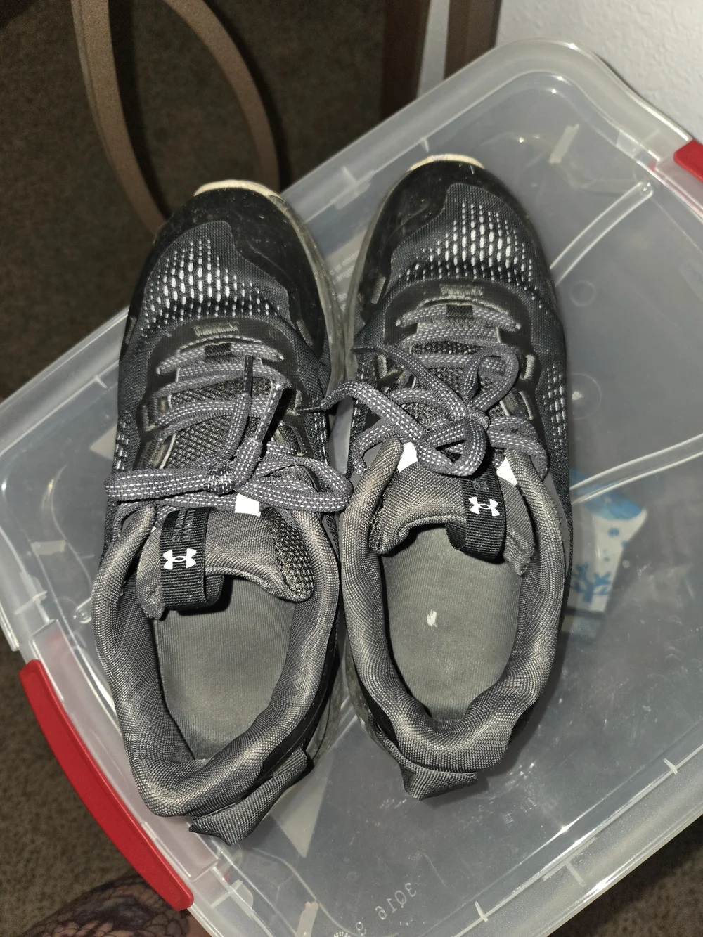 E8Under Armour Women's Black and Gray Athletic Sneakers